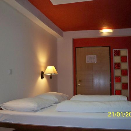 Hotel Carpymore Biograd Na Moru Buitenkant foto