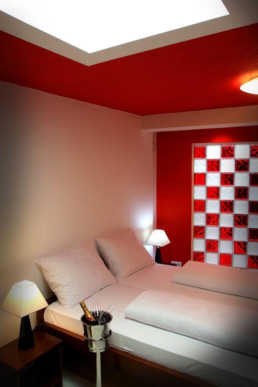 Hotel Carpymore Biograd Na Moru Buitenkant foto